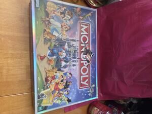 MONOPOLY The Disney Edition Board Game w/ Collectible Figures, all pcs included.